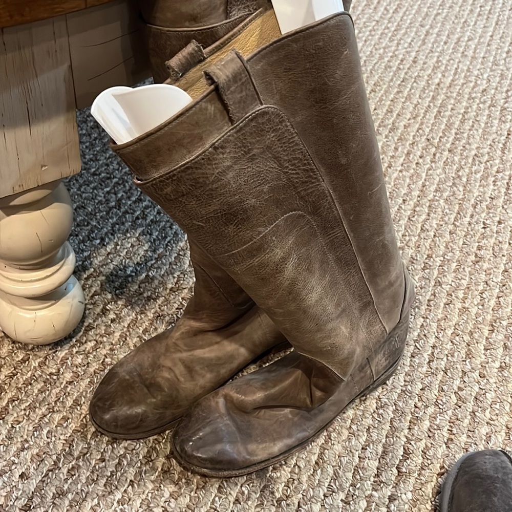 VINTAGE Frye riding boots!